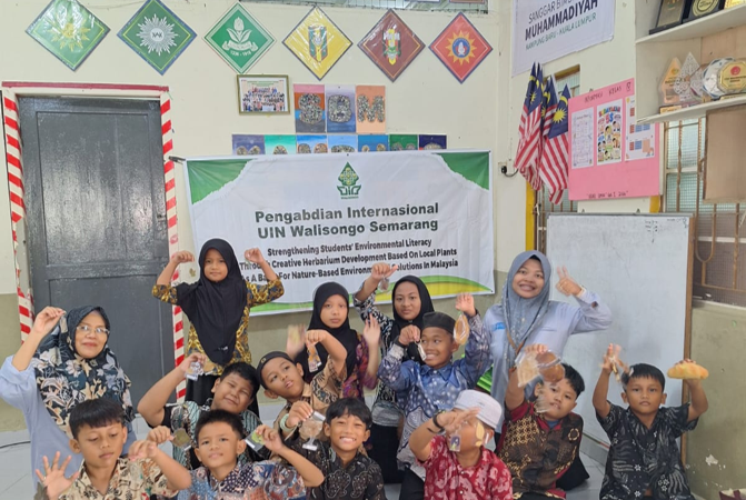 Tim UIN Walisongo Semarang Tanamkan Cinta Biodiversitas Indonesia Sejak Dini di Malaysia
