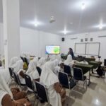 Green Envipreneurship: Prodi Teknik Lingkungan UIN Walisongo Latih Pelajar SMAQT Al Hamidiyah Pati Membuat Mug Ecoprint Bernilai Bisnis